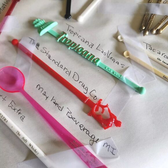 37 Pcs Swizzle Stir Sticks Barware Hotel Restaurant Travel Lodge Vtg Advertising - Picture 4 of 16